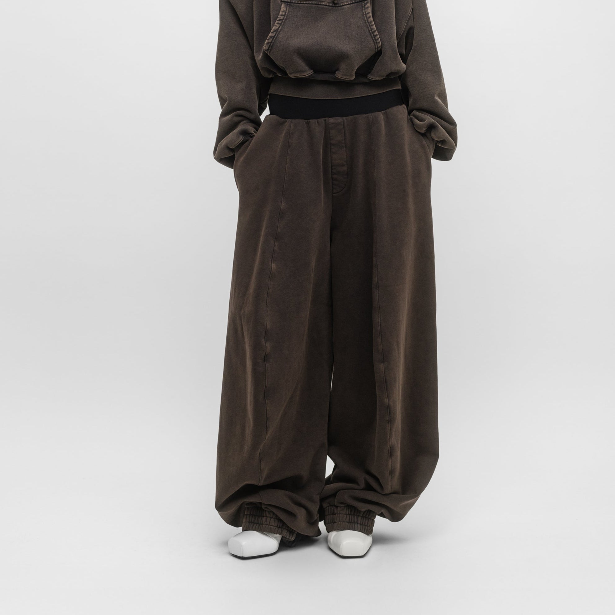 Knee Shape Sweatpants